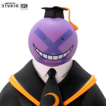 ASSASSINATION CLASSROOM - Figur "Koro Sensei" Nach der Zerstörung des Mondes kommt Koro Sensei auf der Erde nicht nur, um eine Klasse von Dünce zu erziehen, sondern auch, um die Reichweite der ABYstyle Studio-Figur zu erreichen! In der Uniform seines Lehr